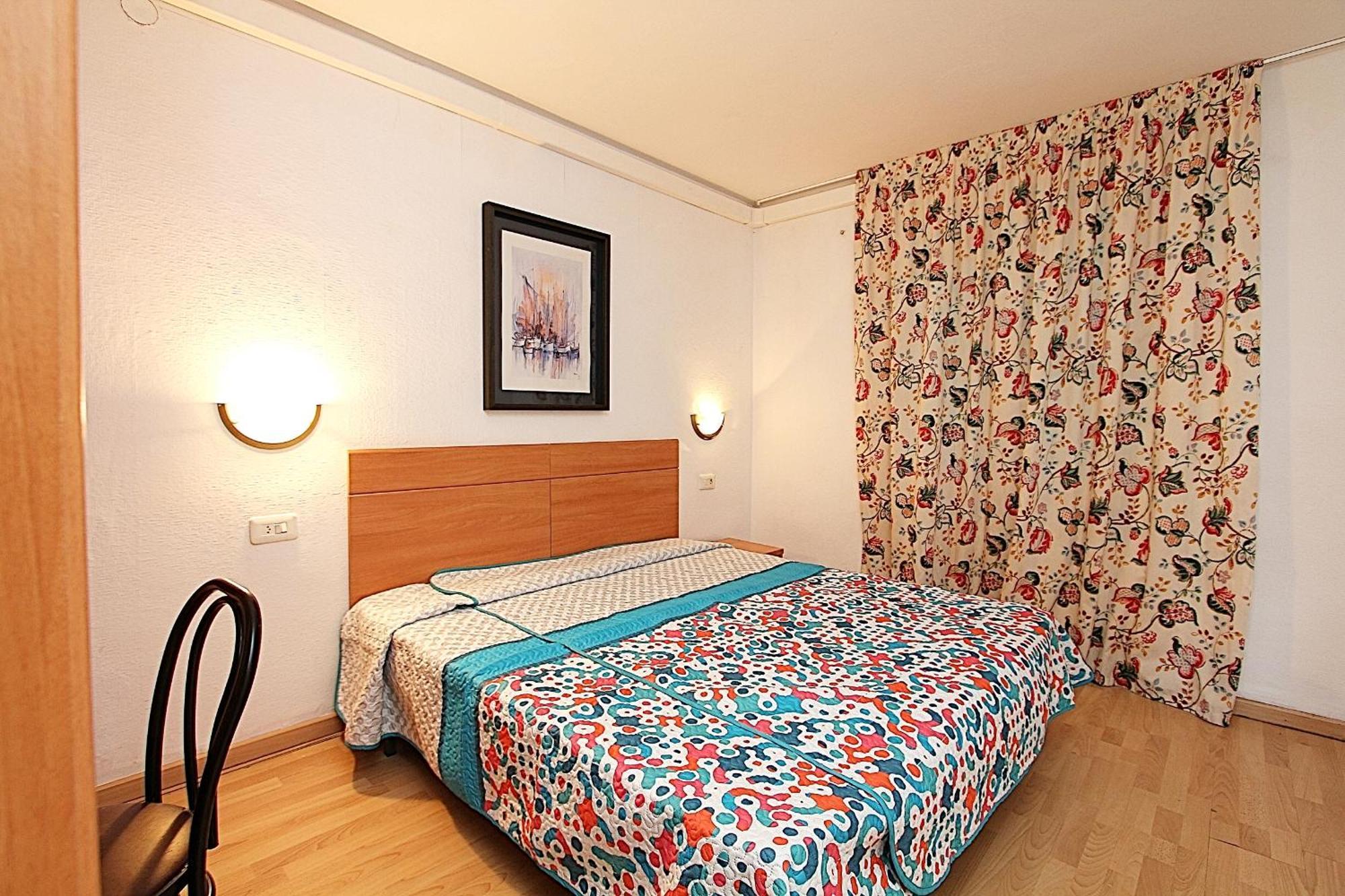 Apartaments Nautic Lloret de Mar Habitación foto